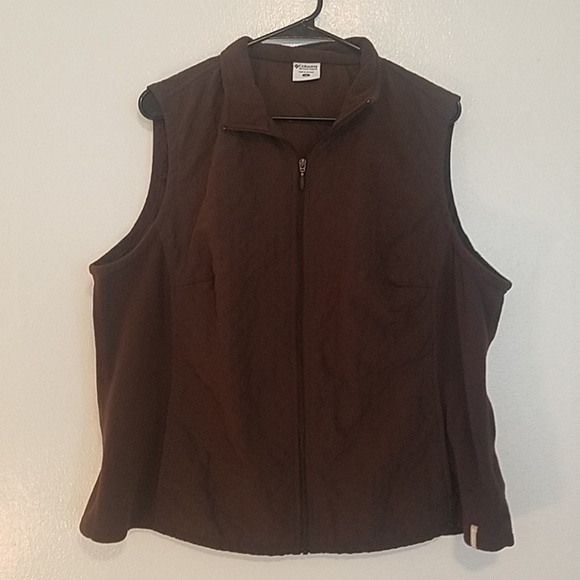Columbia Jackets & Blazers - Columbia quilted fleece brown vest
